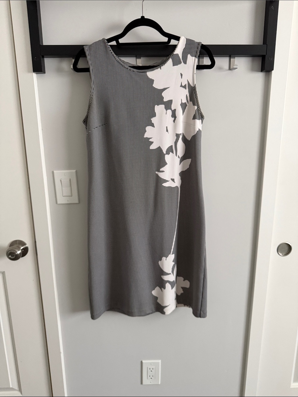 Worthington Gray Shift Dress with White Floral Accent